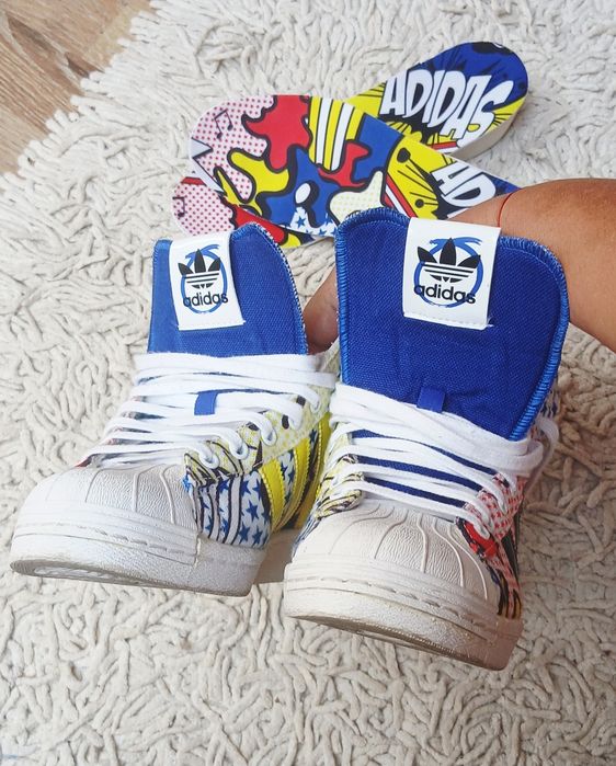 Buty Adidas Originals, kolekcjonerskie Superstar UP Graffiti by Rita Ora