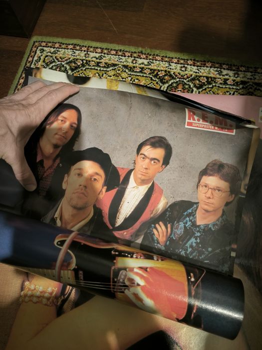 Vendo coleção +350 pósteres TV guia, TV mais, JN, revista super jovem