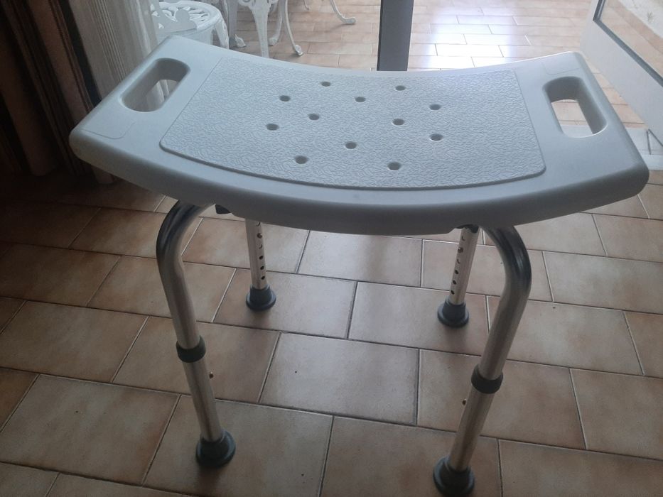 Vendo banco regulavél para duche