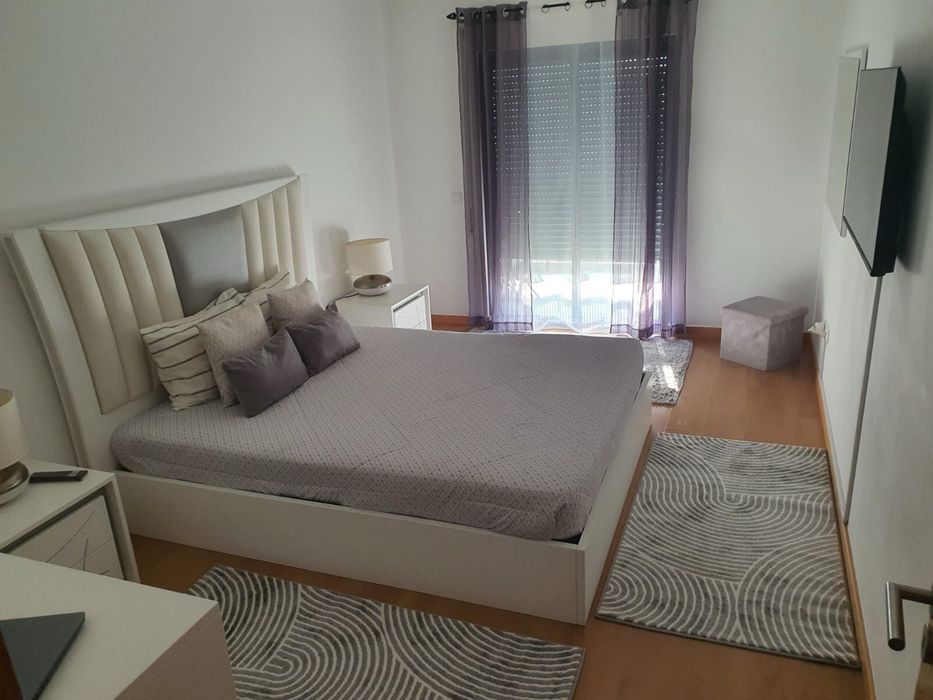 Apartamento t3 duplex em bom estado .