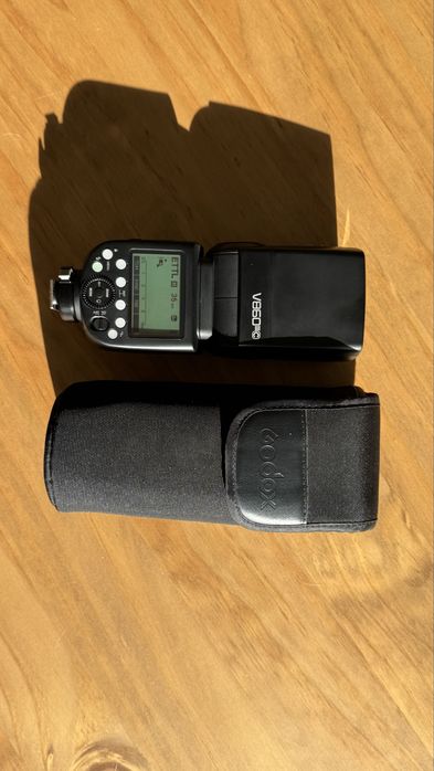 Canon r6 + 2 lentes e flash