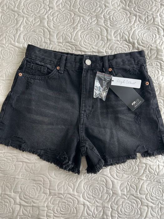 Spodenki jeansowe z przetarciami, nowe z metką