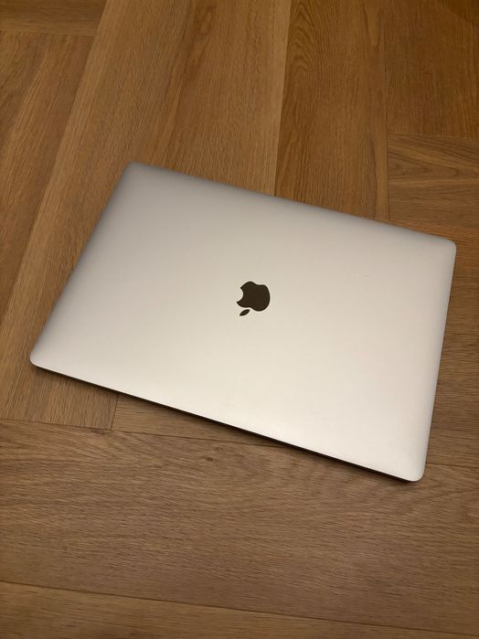 Idealny MacBook Pro 16” 64/1000 GB TOUCH BAR SILVER w idealnym stanie!