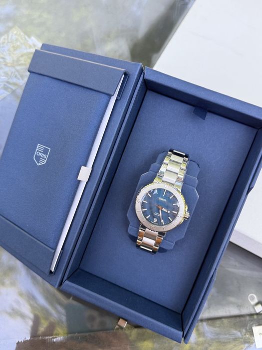 Швейцарський годинник Oris Aquis Date блакитний унісекс Швейцарія