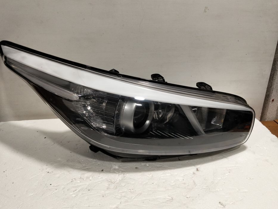 Farol Kia ceed otica original 2015 direito