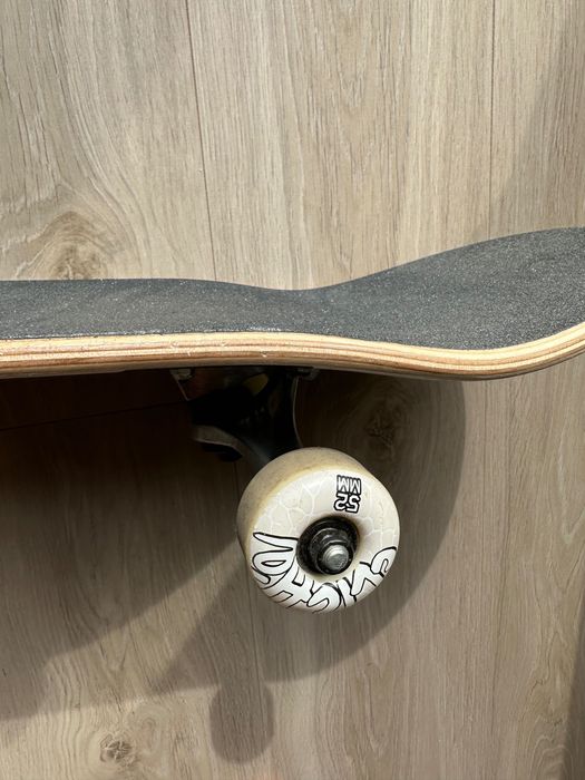 Skateboard deskorolka