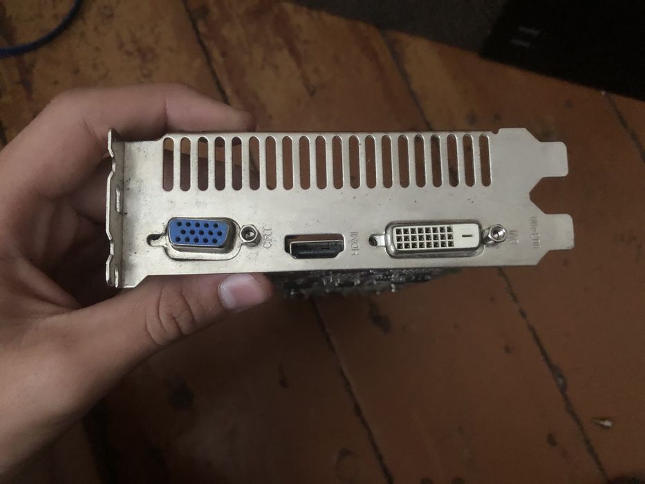 Відеокарта Radeon hd 6570  1 gb