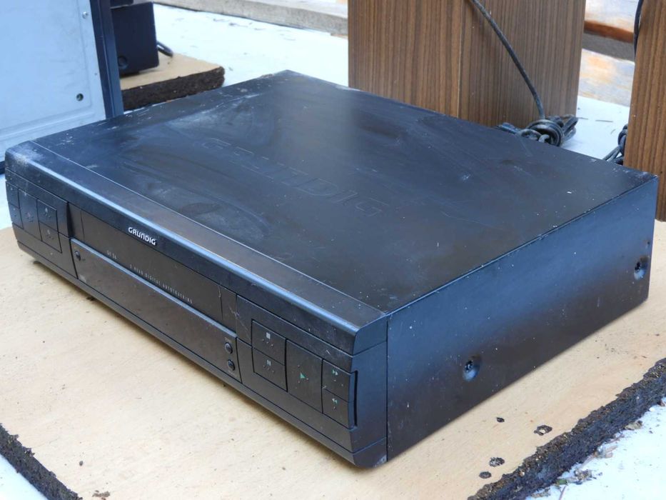 Magnetowid Grundig CV 26 VPS niesprawny