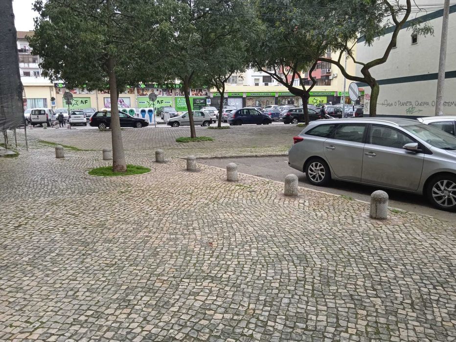 Arrendo Loja em Amora