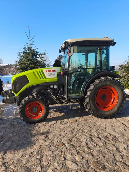 Claas nexos  Claas nexos 220VL sadowniczy john derre new holland