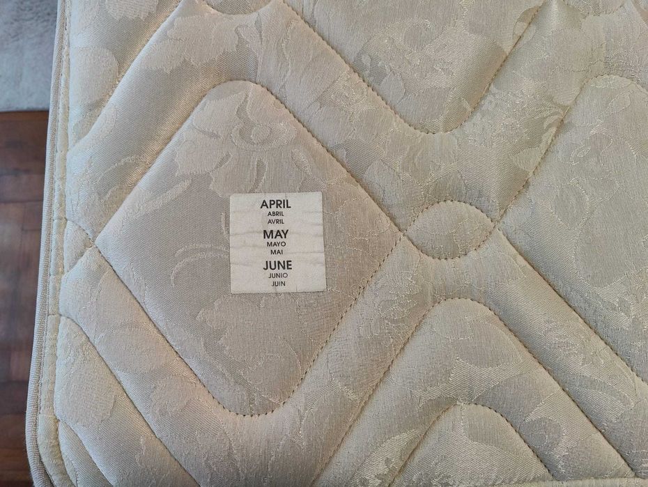 Cama de casal 200x200 cm