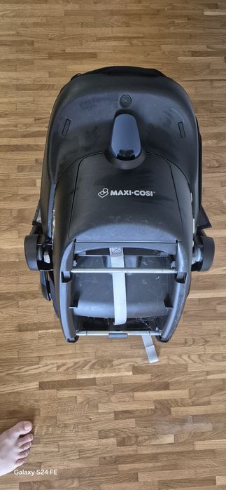 Дитяче автокрісло 0-12 місяців