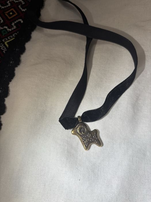 Підвіски , чокери з