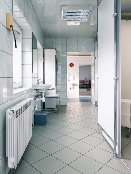 Na Sprzedaż w pełni wyposażony gabinet kosmetyczny z dodatkowym budynkiem  i studiami