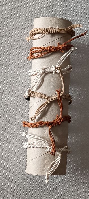Pulseiras com pedras naturais