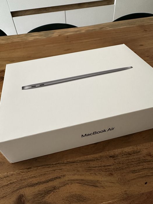 MacBook Air Retina 13” 2020 | Intel i5 | 8GB | 256GB SSD | Caixa e Carregador