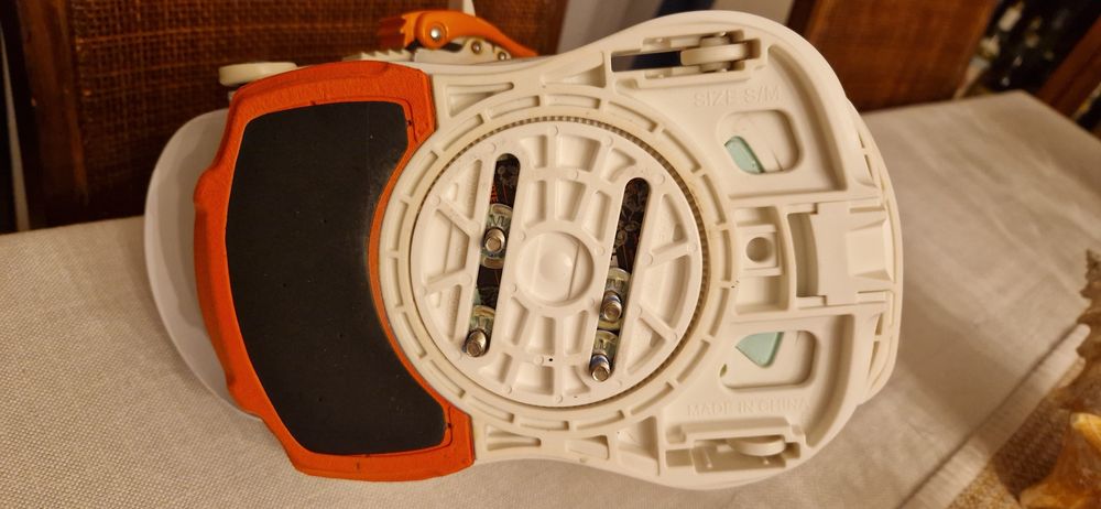 Fixações de Snowboard Union Rosa Rapariga. 
Com algumas marcas de uso