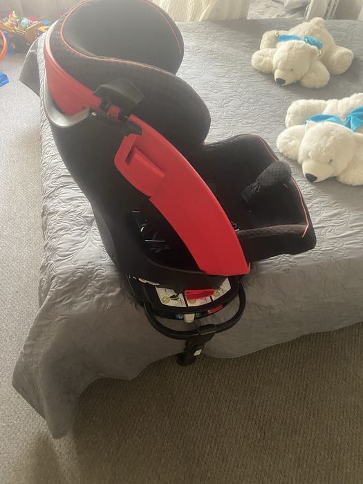Дитяче автокрісло на ізофіксак