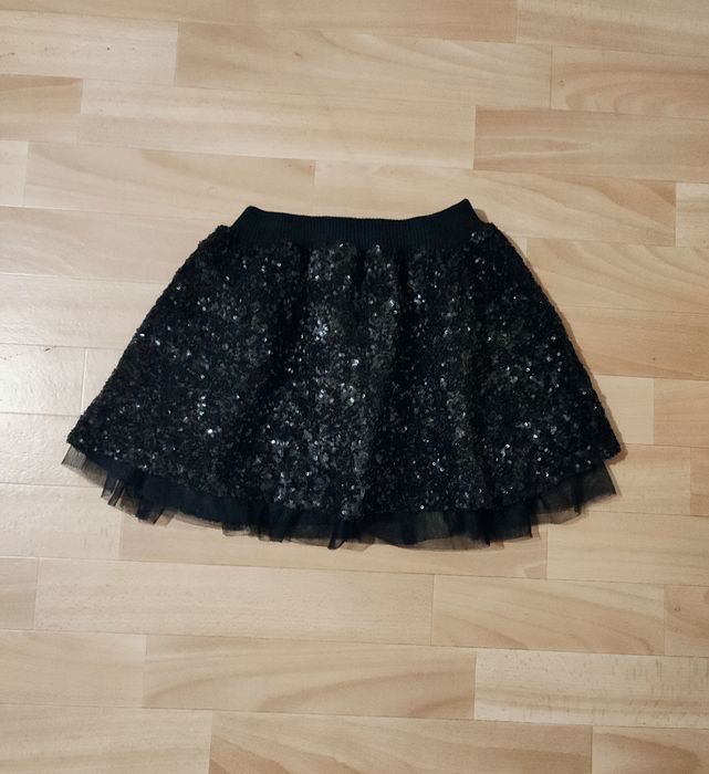 Продам красивую нарядную юбку для девочки р 116-122