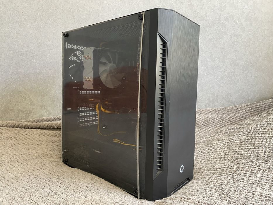 Комп'ютер на Intel Core i7-9700KF, Gigabyte RTX 4060 8GB, 32Gb RAM