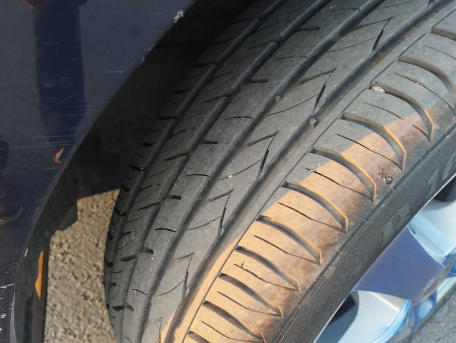 Гарний Auris Executive обслужений