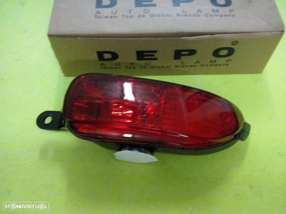 Farolim nevoeiro trás direito Opel Corsa C NOVO