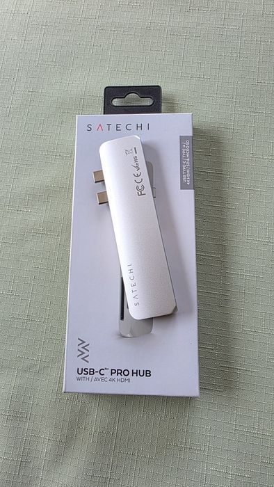 Satechi Pro HUB - wieloportowa przejściówka do MacBooka srebrna