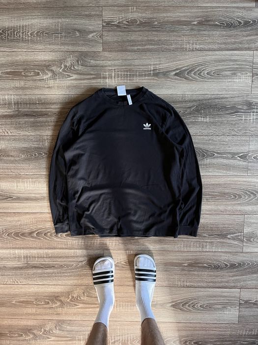 Базовий Оверсайз Лонгслів від Adidas