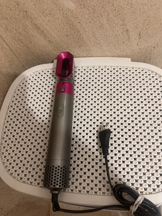 Modelador e secador com mais acessorios