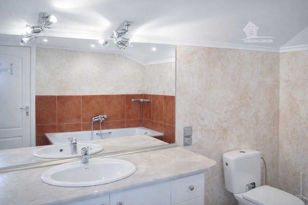 Дом 450 кв. До 35 человек. Сауна, беседка, теннис, генератор, бассейн.