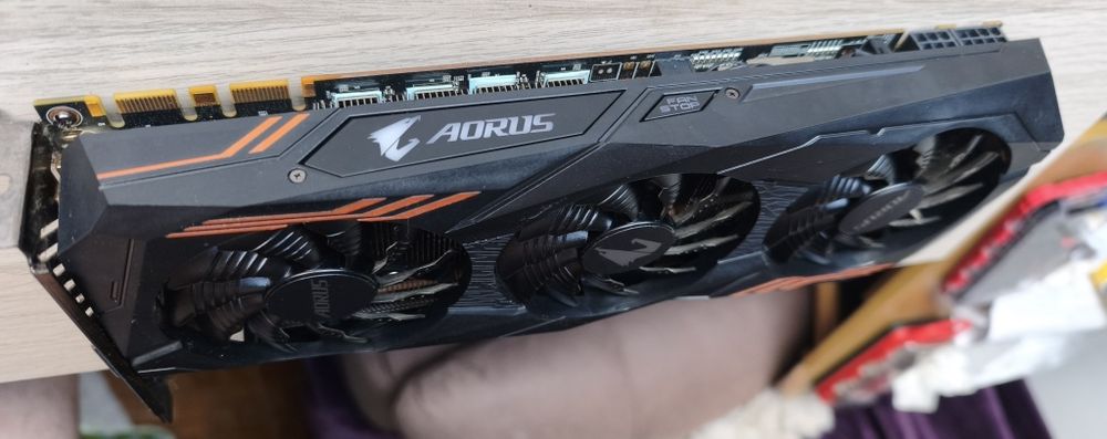 GTX 1080 Ti Gigabyte AORUS 11GB triple fan