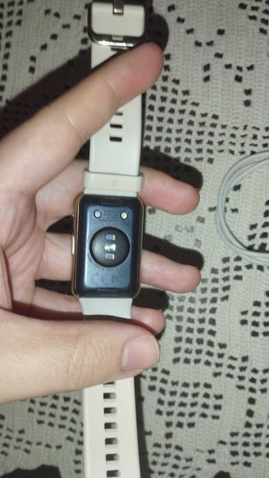 HUAWEI Watch Fit Elegant (Model: TIA-B29, Color: Gold)64550573107841123