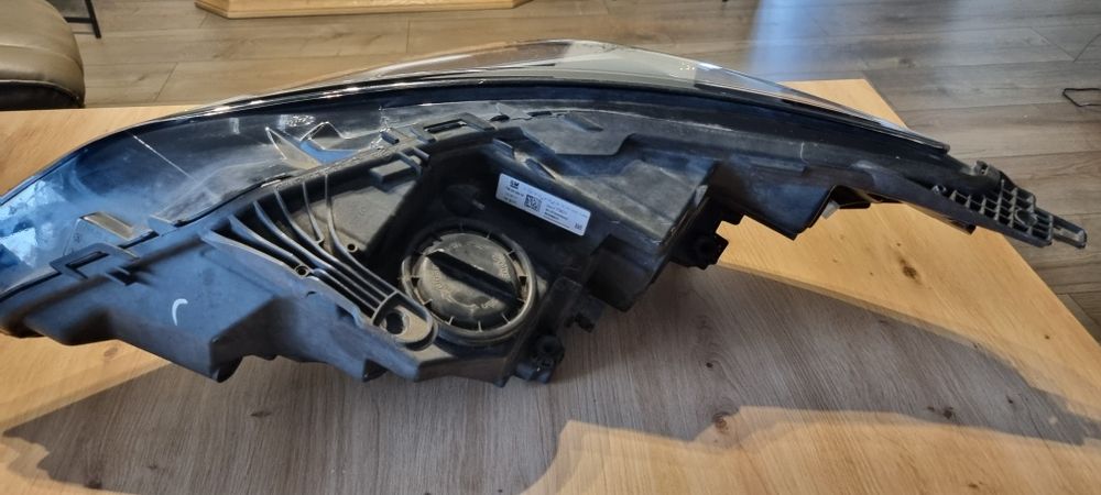 Lampa LED prawy przód OPEL ASTRA V K