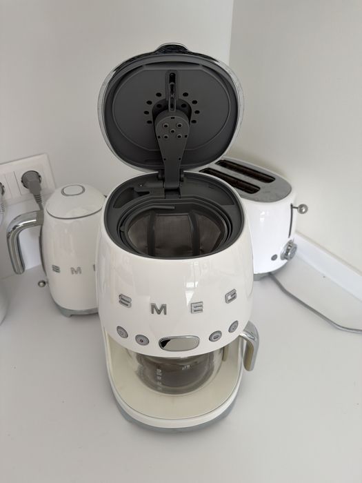 Máquina de Café Filtro Smeg Anni 50 DCF02WHEU - Branco