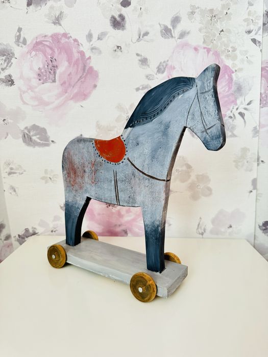 Duży Drewniany koń na kółkach, ozdoba konik retro
