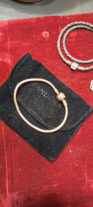 Pandora  Prata lote pulseiras e anéis.