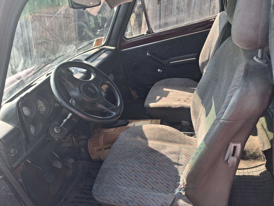 Автомобіль  Нива