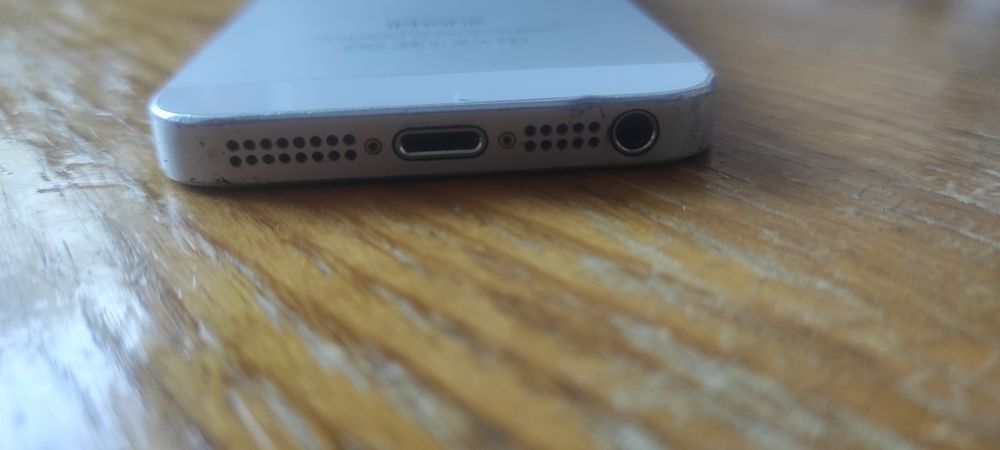 Telefon iPhone tak jak na zdjęciu