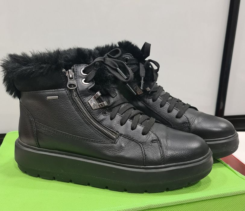 Зимові жіночі черевики GEOX 38 р.