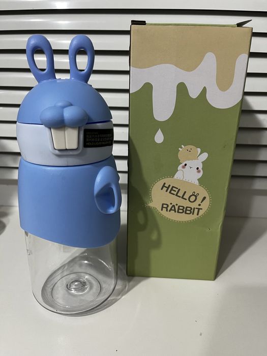 Пластиковий стакан для соків чи води