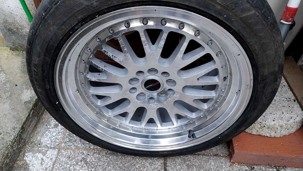 Jante R18 e pneu 245/45/R18