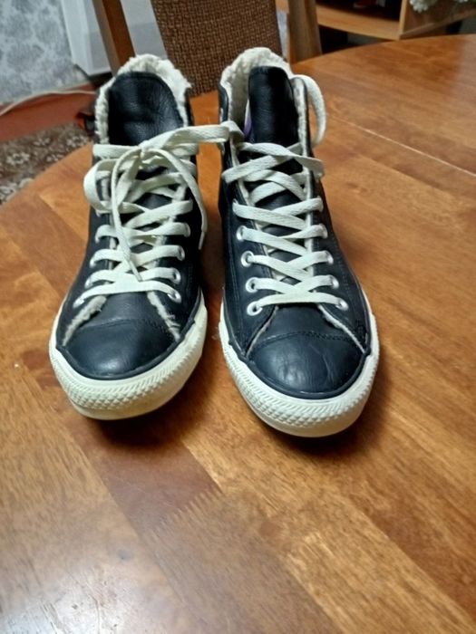 Продам конверси  зимні