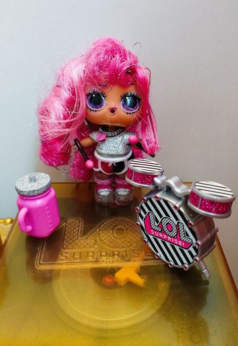 LOL remix музичний бумбокс з трьома ЛОЛ в різних музичних жанрах.