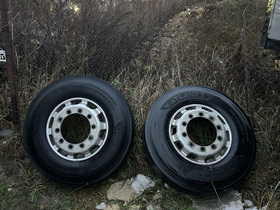 Продам пару б/у шин з дисками 315/80 R22.5 рульові( відбалансовані).