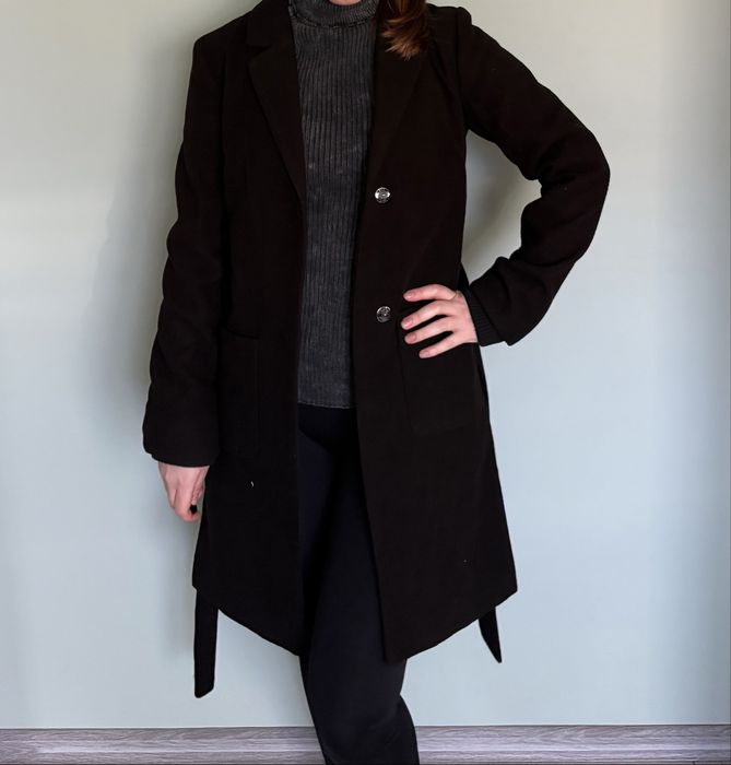 Пальто чорне на запах
