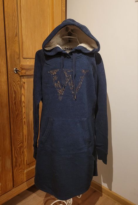 Długa, granatowa bluza z kapturem (H&M, S). Navy blue sweatshirt.