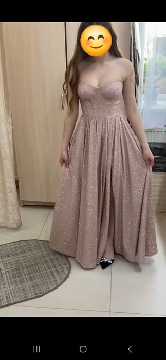 Продам  випускну сукню