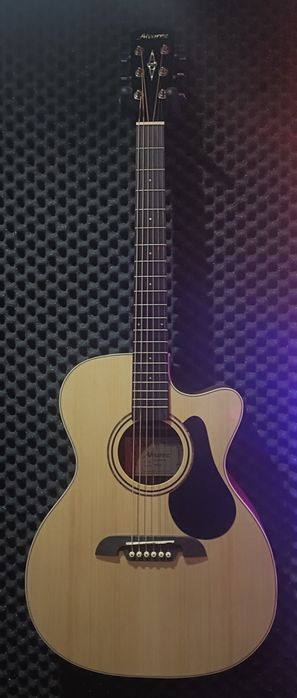 Guitarra Álvarez Electro-acústica