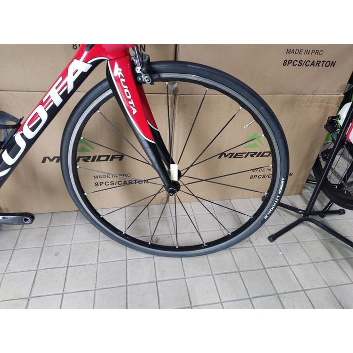 Bicicleta de carbono com durace 11v