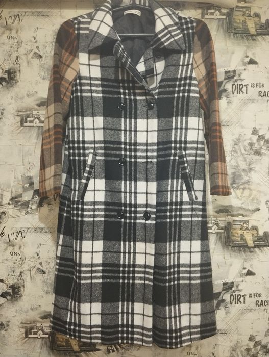 Продам пальто 134-140 весняне куртку